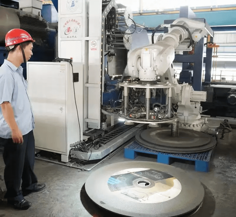 The world's first! Automatic grinding wheel sawing machine online replacement system successfully debugged in Sangang